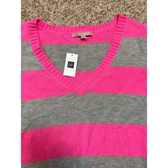 NWT - GAP Women's Sweater, Size Medium, Pink & Gray striped; V Neck - Picture 6 of 8